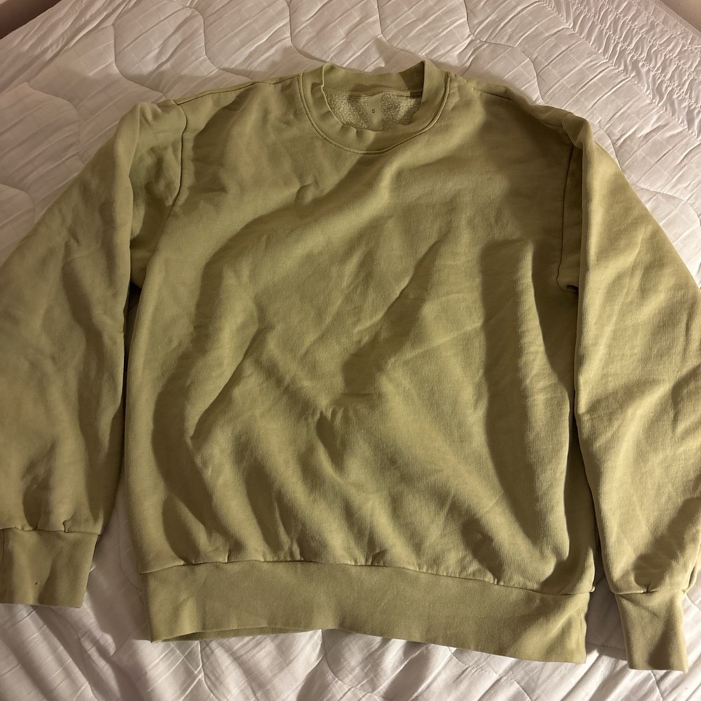 “the constant” aritzia crew neck in olive-sage green